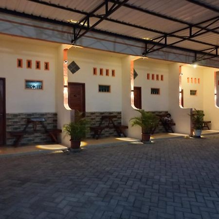 Angler Family Guest House Blitar Eksteriør billede