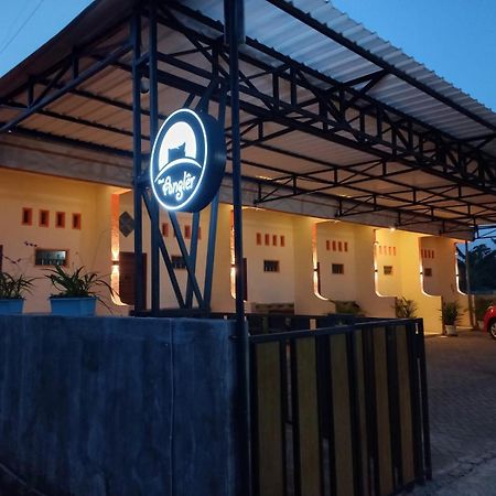 Angler Family Guest House Blitar Eksteriør billede