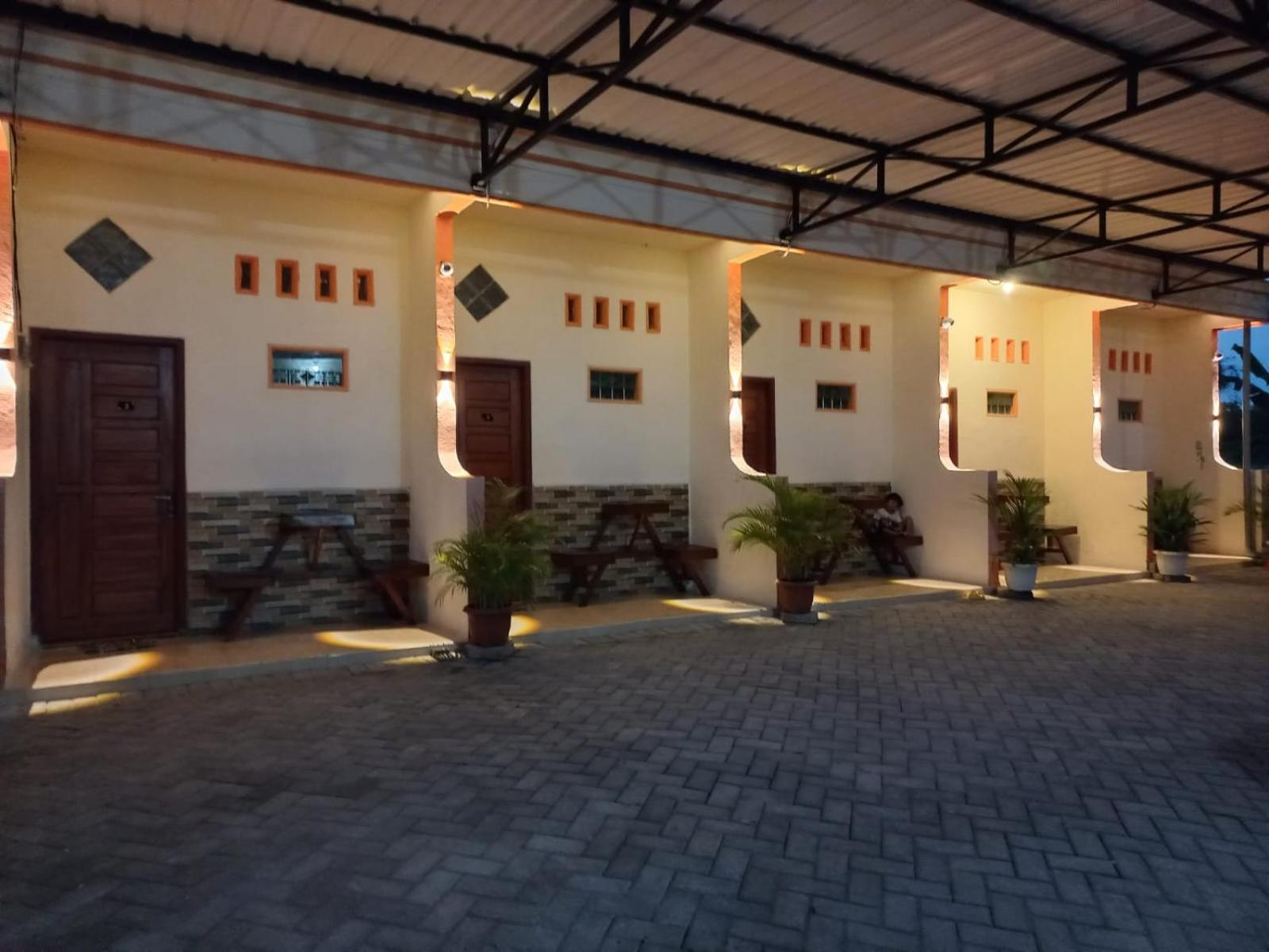 Angler Family Guest House Blitar Eksteriør billede