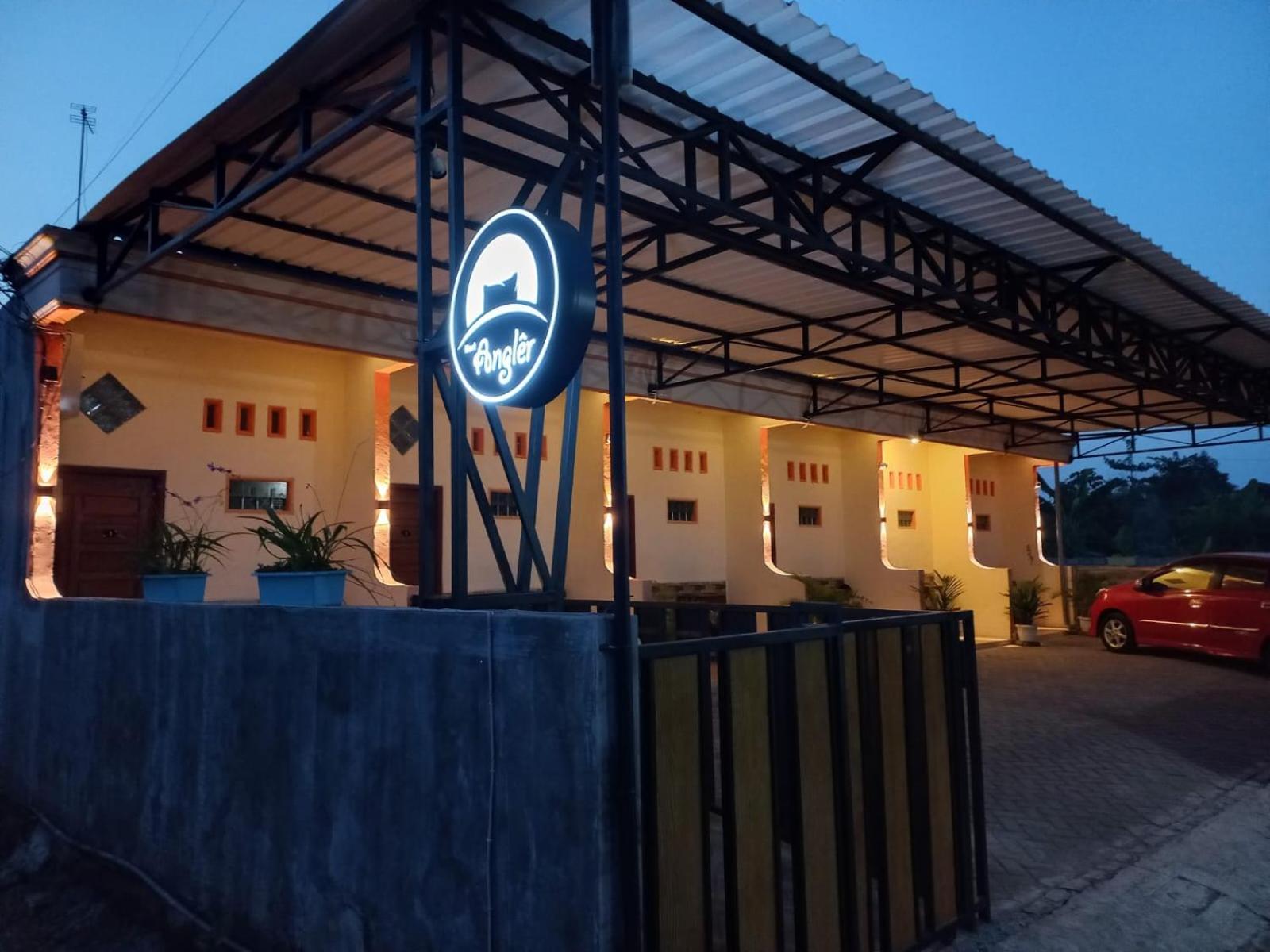 Angler Family Guest House Blitar Eksteriør billede